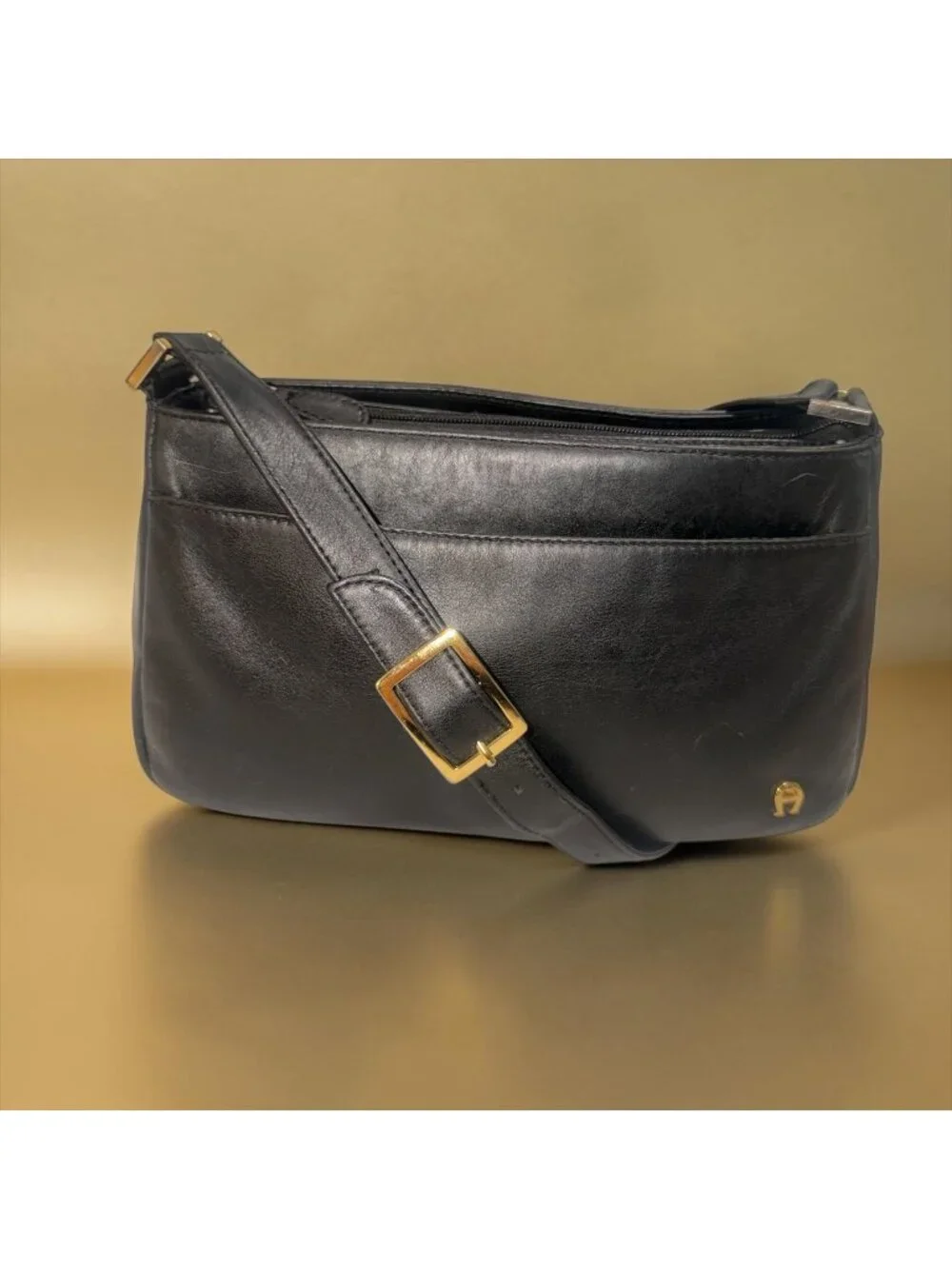 VTG Etienne Aigner Shoulder Bag Black Leather Brass Pocket Purse Horseshoe Logo - Picture 3 of 11